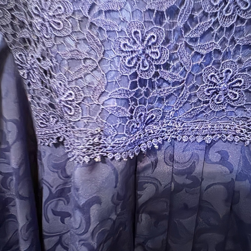 Elegant Blue Lace Women's Dress - Picture 3 of 3